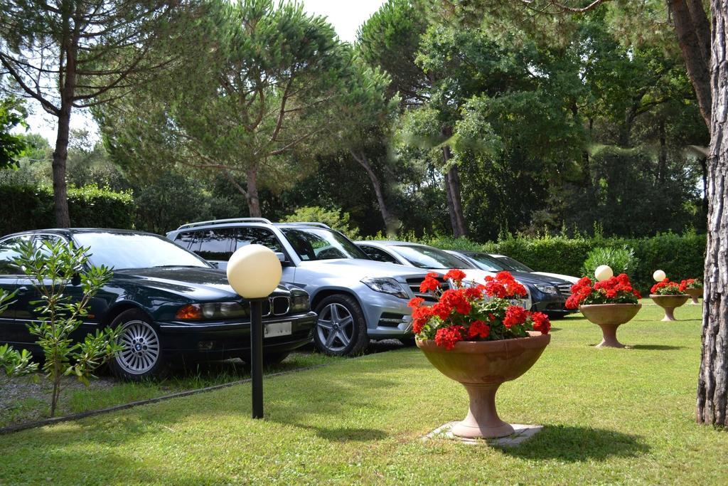 Hotel Villa Fiorisella Marina di Massa Ngoại thất bức ảnh