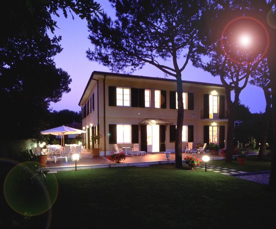 Hotel Villa Fiorisella Marina di Massa Ngoại thất bức ảnh